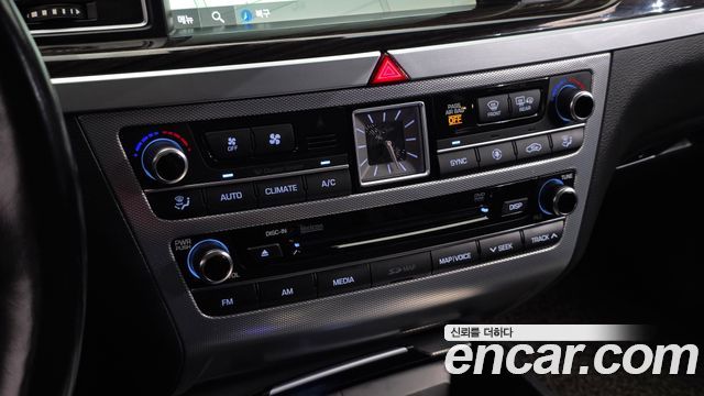 Genesis G80 3.3 GDI AWD Premium Luxury 2018 — фото 23