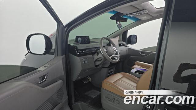 Hyundai Staria 4WD Lounge 9-Seater Inspiration 2023 — фото 10