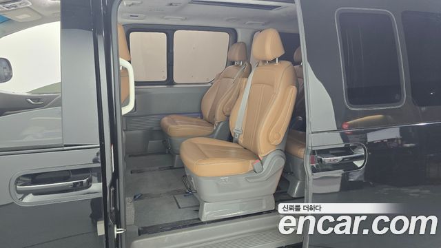 Hyundai Staria 4WD Lounge 9-Seater Inspiration 2023 — фото 11