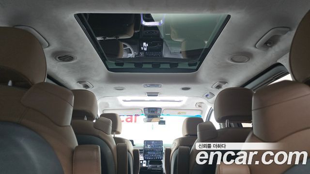 Hyundai Staria 4WD Lounge 9-Seater Inspiration 2023 — фото 18