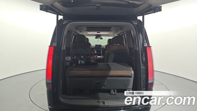 Hyundai Staria 4WD Lounge 9-Seater Inspiration 2023 — фото 20