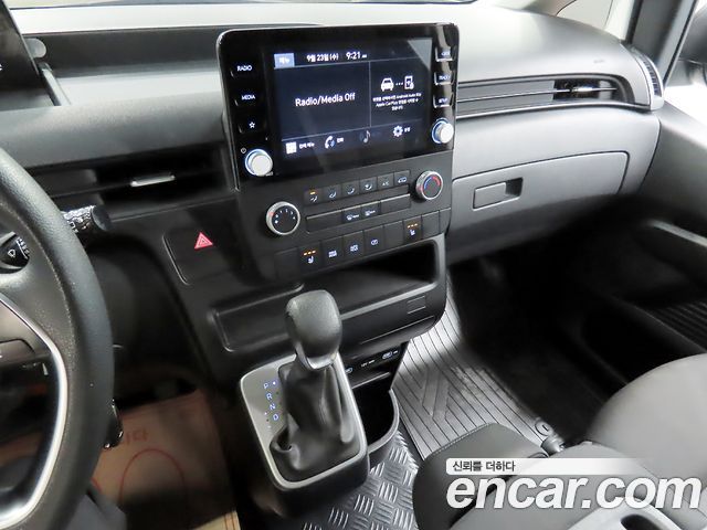 Hyundai Staria Cargo 3-Seater Smart 2022 — фото 10