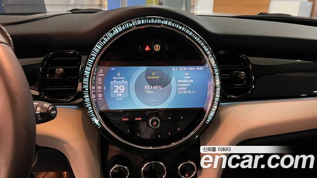 MINI Cooper S Classic Third Generation 2023 — фото 16
