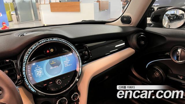 MINI Cooper S Classic Third Generation 2023 — фото 17