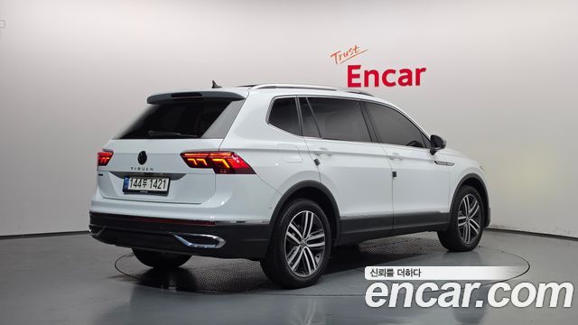 Volkswagen Tiguan Allspace 2.0 TSI Prestige 2022 — фото 2