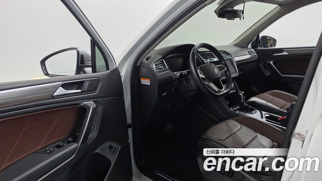 Volkswagen Tiguan Allspace 2.0 TSI Prestige 2022 — фото 10