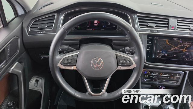 Volkswagen Tiguan Allspace 2.0 TSI Prestige 2022 — фото 15