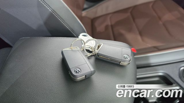 Volkswagen Tiguan Allspace 2.0 TSI Prestige 2022 — фото 17