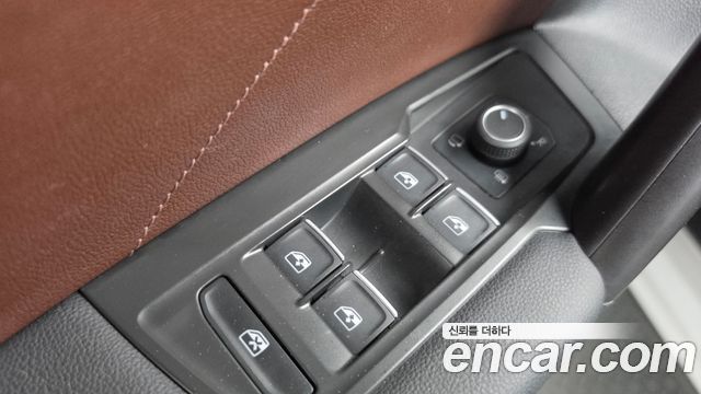 Volkswagen Tiguan Allspace 2.0 TSI Prestige 2022 — фото 32