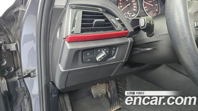 BMW 1 Series (F20) 118d Sport 5Door 2017 — фото 16