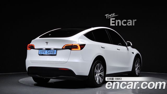 Tesla Model Y RWD 2023 — фото 2