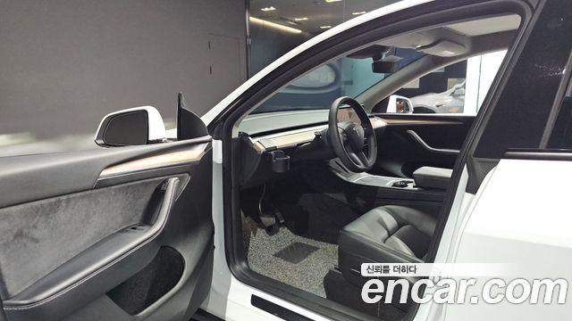Tesla Model Y RWD 2023 — фото 10