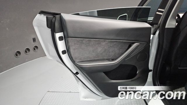Tesla Model Y RWD 2023 — фото 25