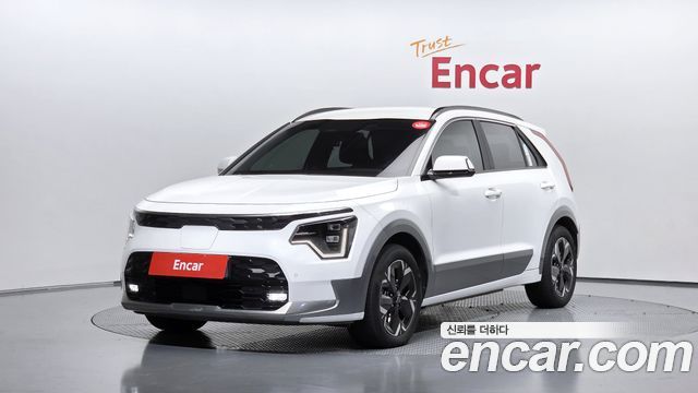 Kia Niro EV Earth 2024 — фото 1