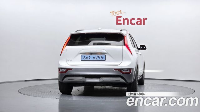 Kia Niro EV Earth 2024 — фото 4