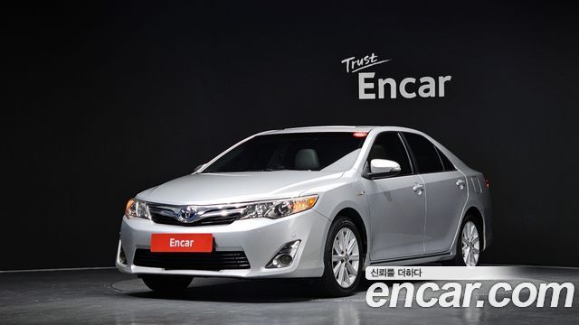 Toyota Camry Hybrid XLE