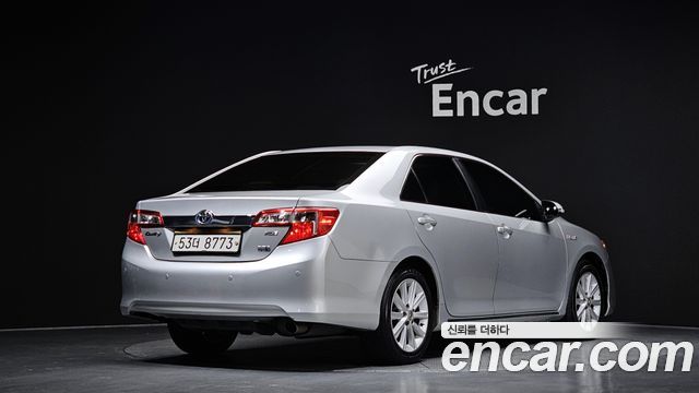 Toyota Camry Hybrid XLE 2012 — фото 2