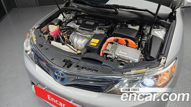 Toyota Camry Hybrid XLE 2012 — фото 6