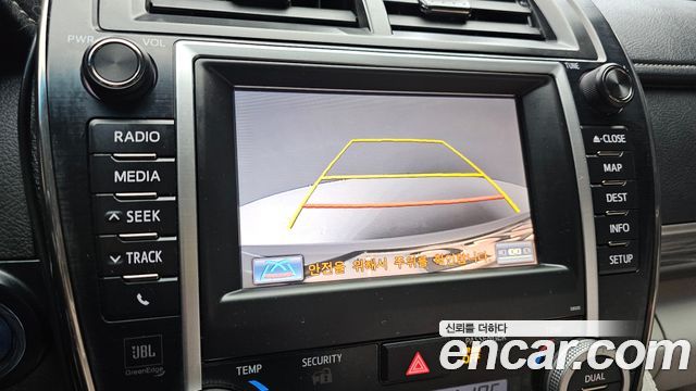 Toyota Camry Hybrid XLE 2012 — фото 17
