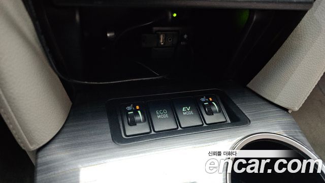 Toyota Camry Hybrid XLE 2012 — фото 18
