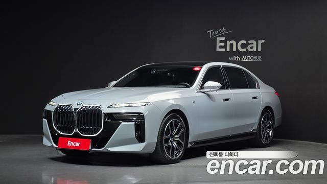 BMW 7 Series (G70) 740i sDrive M Sport