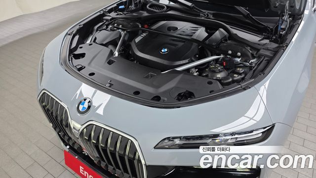 BMW 7 Series (G70) 740i sDrive M Sport 2023 — фото 6