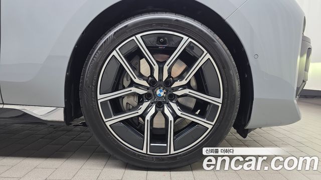 BMW 7 Series (G70) 740i sDrive M Sport 2023 — фото 27