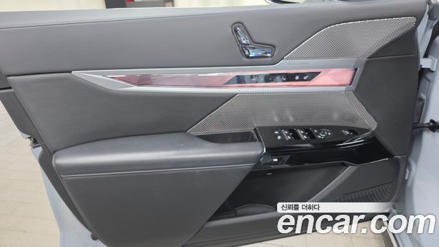 BMW 7 Series (G70) 740i sDrive M Sport 2023 — фото 30