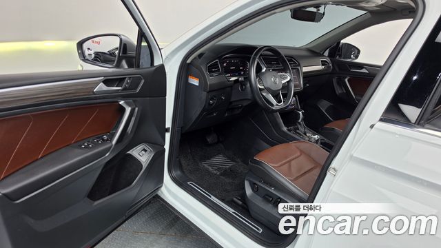 Volkswagen Tiguan Allspace 2.0 TSI Prestige 2022 — фото 10