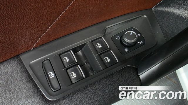 Volkswagen Tiguan Allspace 2.0 TSI Prestige 2022 — фото 16
