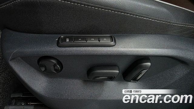 Volkswagen Tiguan Allspace 2.0 TSI Prestige 2022 — фото 32