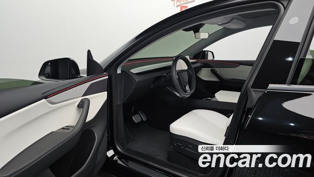 Tesla Model Y Long Range AWD 2025 — фото 10