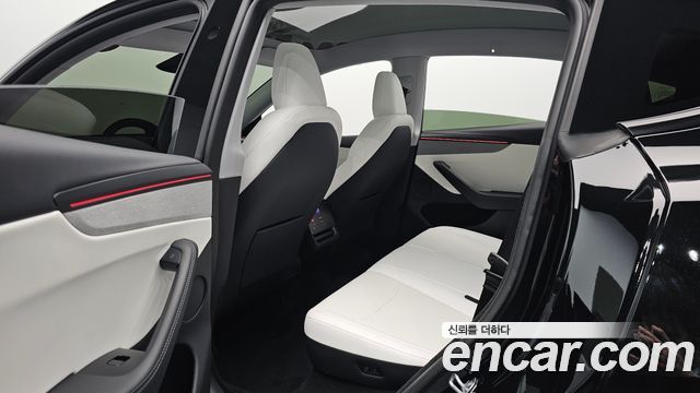 Tesla Model Y Long Range AWD 2025 — фото 11