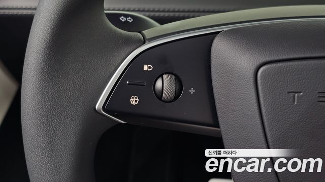 Tesla Model Y Long Range AWD 2025 — фото 14
