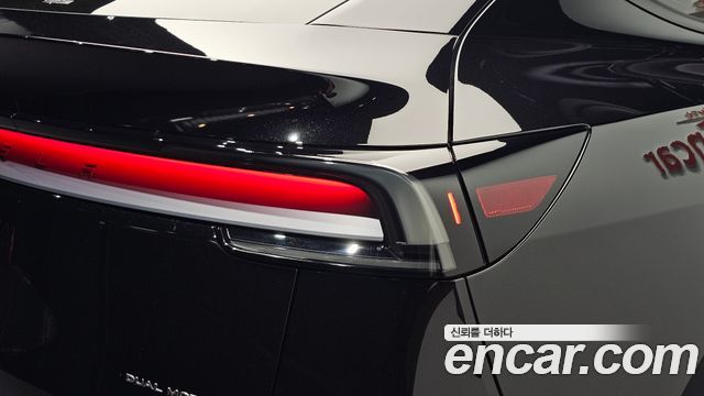 Tesla Model Y Long Range AWD 2025 — фото 23
