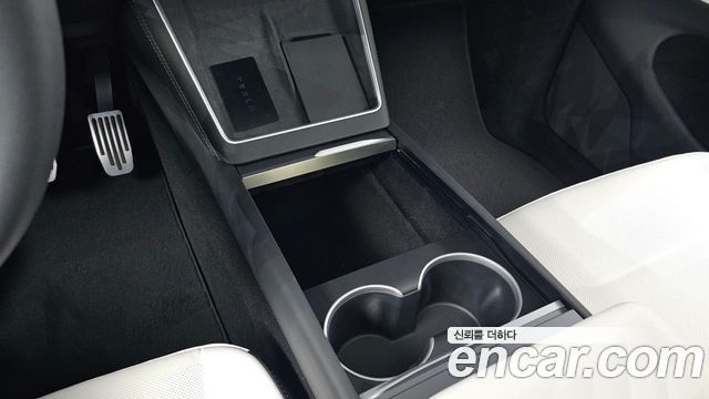 Tesla Model Y Long Range AWD 2025 — фото 33