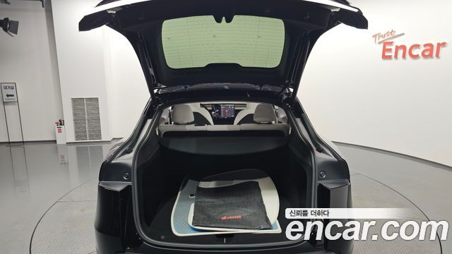 Tesla Model Y Long Range AWD 2025 — фото 37