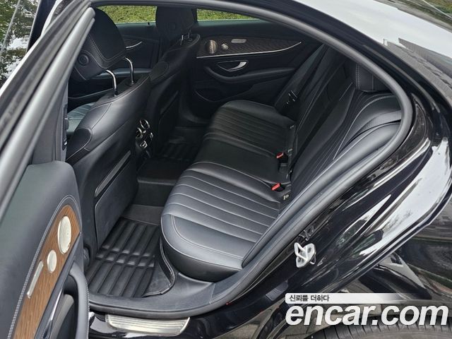 Mercedes-Benz E-Class (W213) E300e 4MATIC Exclusive 2023 — фото 21