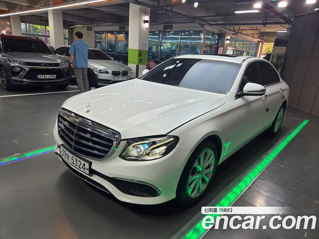 Mercedes-Benz E-Class (W213) E220d 4MATIC Exclusive 2019 — фото 1