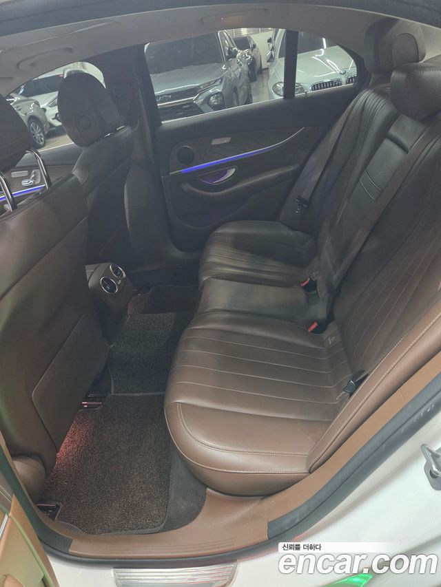 Mercedes-Benz E-Class (W213) E220d 4MATIC Exclusive 2019 — фото 10