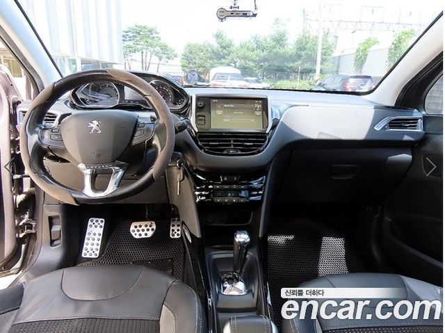 Peugeot 2008 1.6 e-HDi Feline L 2015 — фото 7