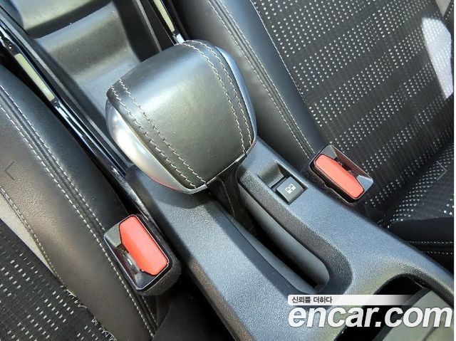 Peugeot 2008 1.6 e-HDi Feline L 2015 — фото 17