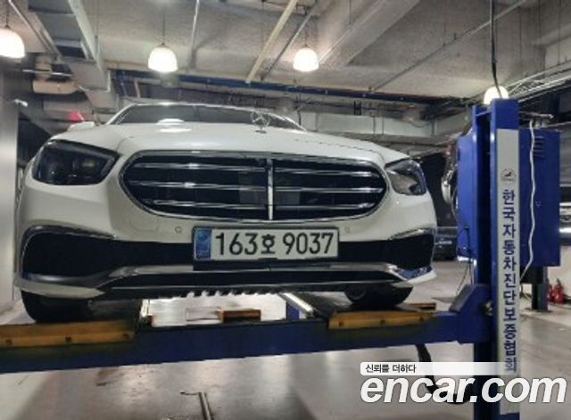 Mercedes-Benz E-Class (W213) E250 Exclusive 2023 — фото 1