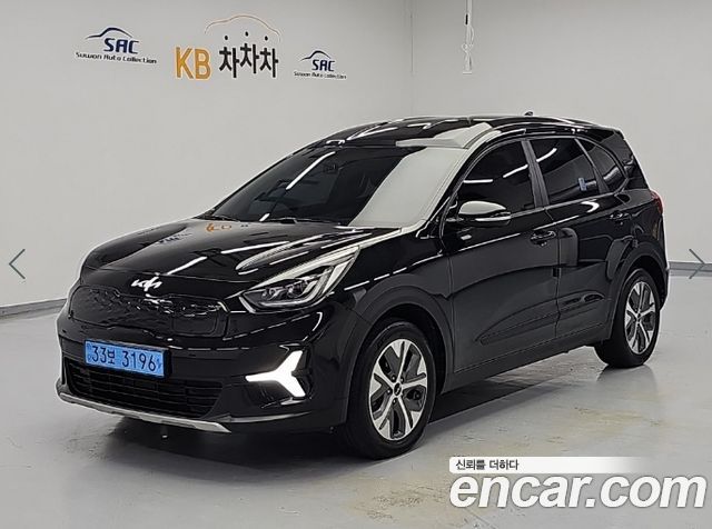 Kia Niro Plus Air 2023 — фото 2