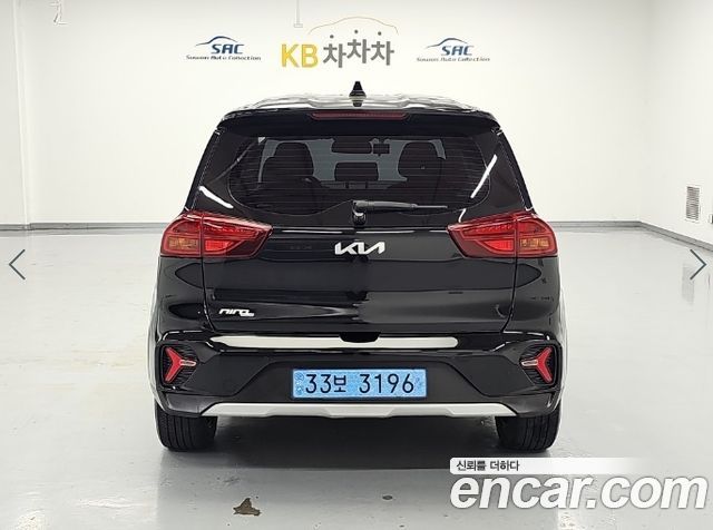 Kia Niro Plus Air 2023 — фото 3