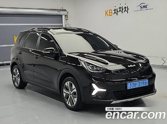 Kia Niro Plus Air 2023 — фото 4