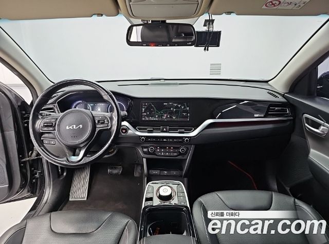 Kia Niro Plus Air 2023 — фото 7
