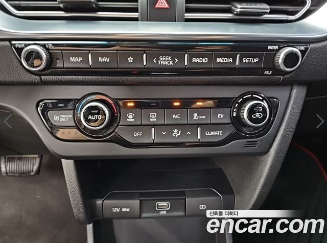 Kia Niro Plus Air 2023 — фото 10