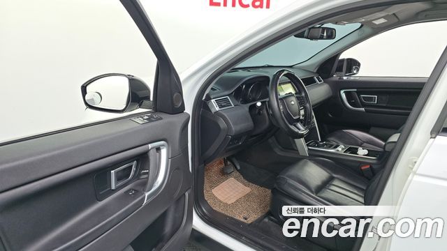 Land Rover Discovery Sport 2.0 TD4 SE 2017 — фото 10
