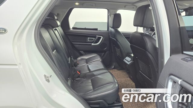 Land Rover Discovery Sport 2.0 TD4 SE 2017 — фото 12